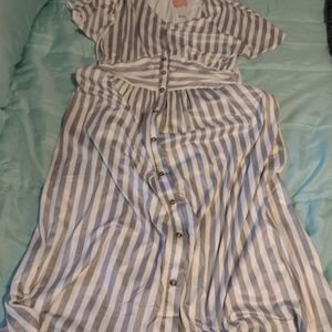 NWT Bailey's Blossoms grey and white striped dress. Size medium